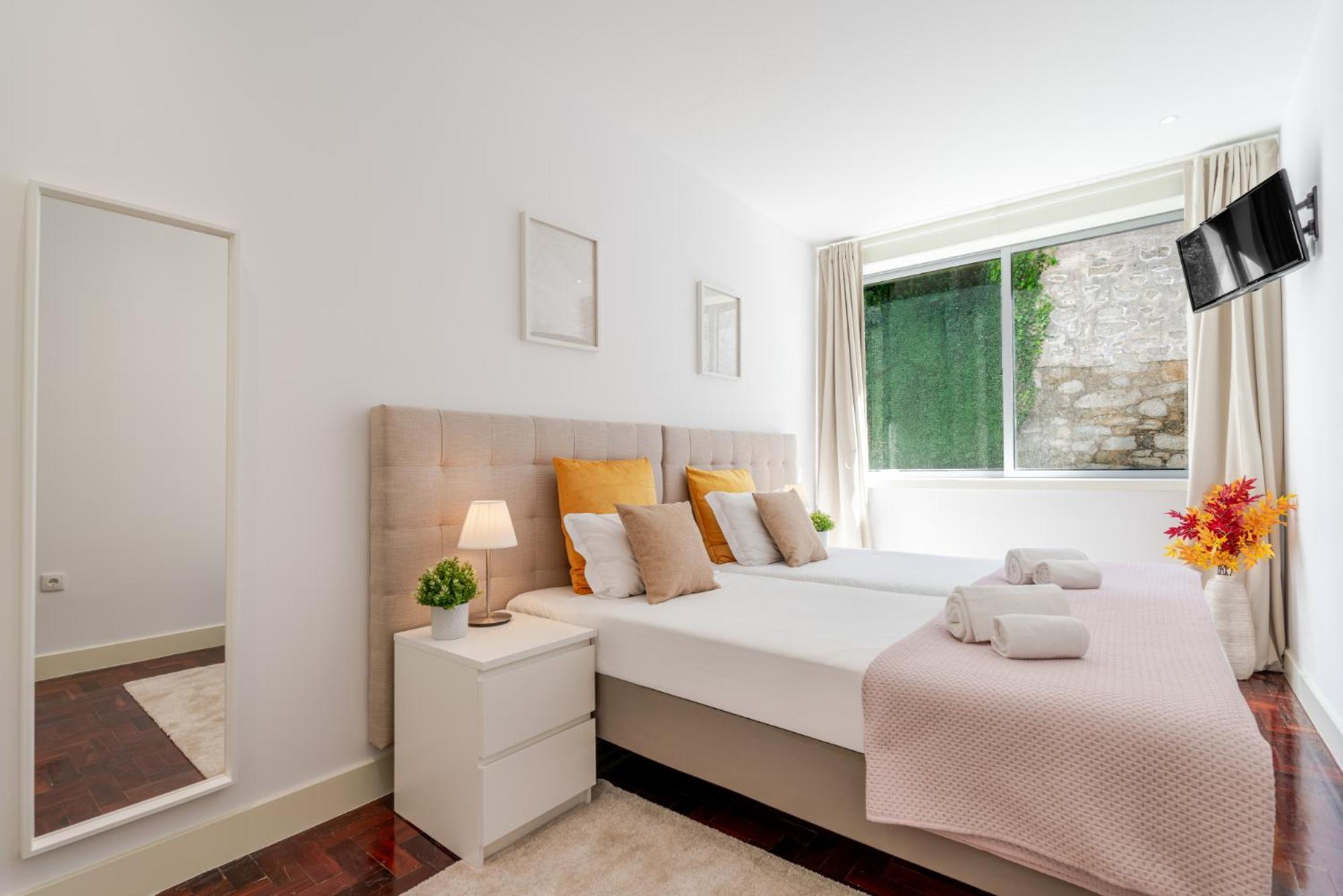 Renovated & Quiet 1-bedroom In Santa Catarina Apartamento Porto
