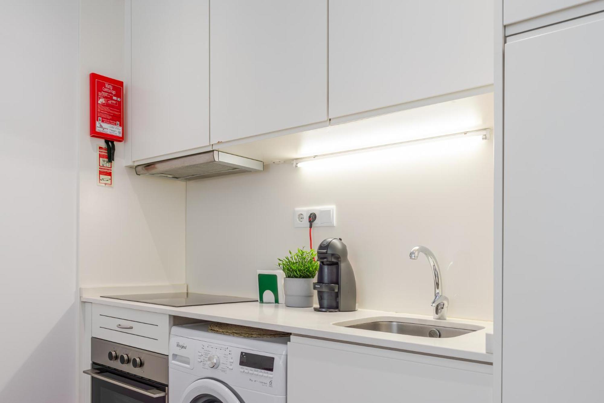 Renovated & Quiet 1-bedroom In Santa Catarina